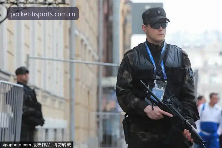 BSPORTS官网注册哪个好 世界杯安保策略深度分析:英警员数量骤减背后的合作新格局